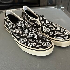 Vans Black and White Paisley Slip-On Sneakers new WOT